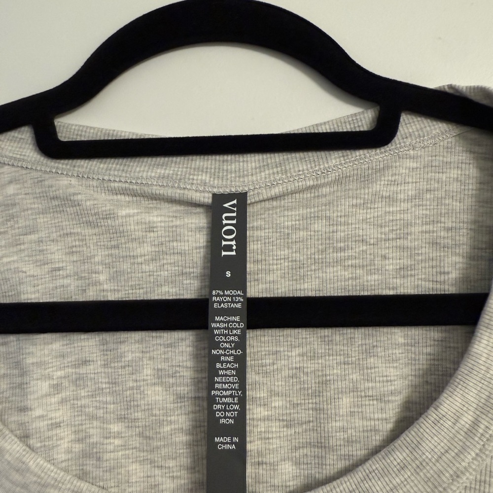 Women's Vuori Long Sleeve Pose Scoop Tee - Picture 4 of 4